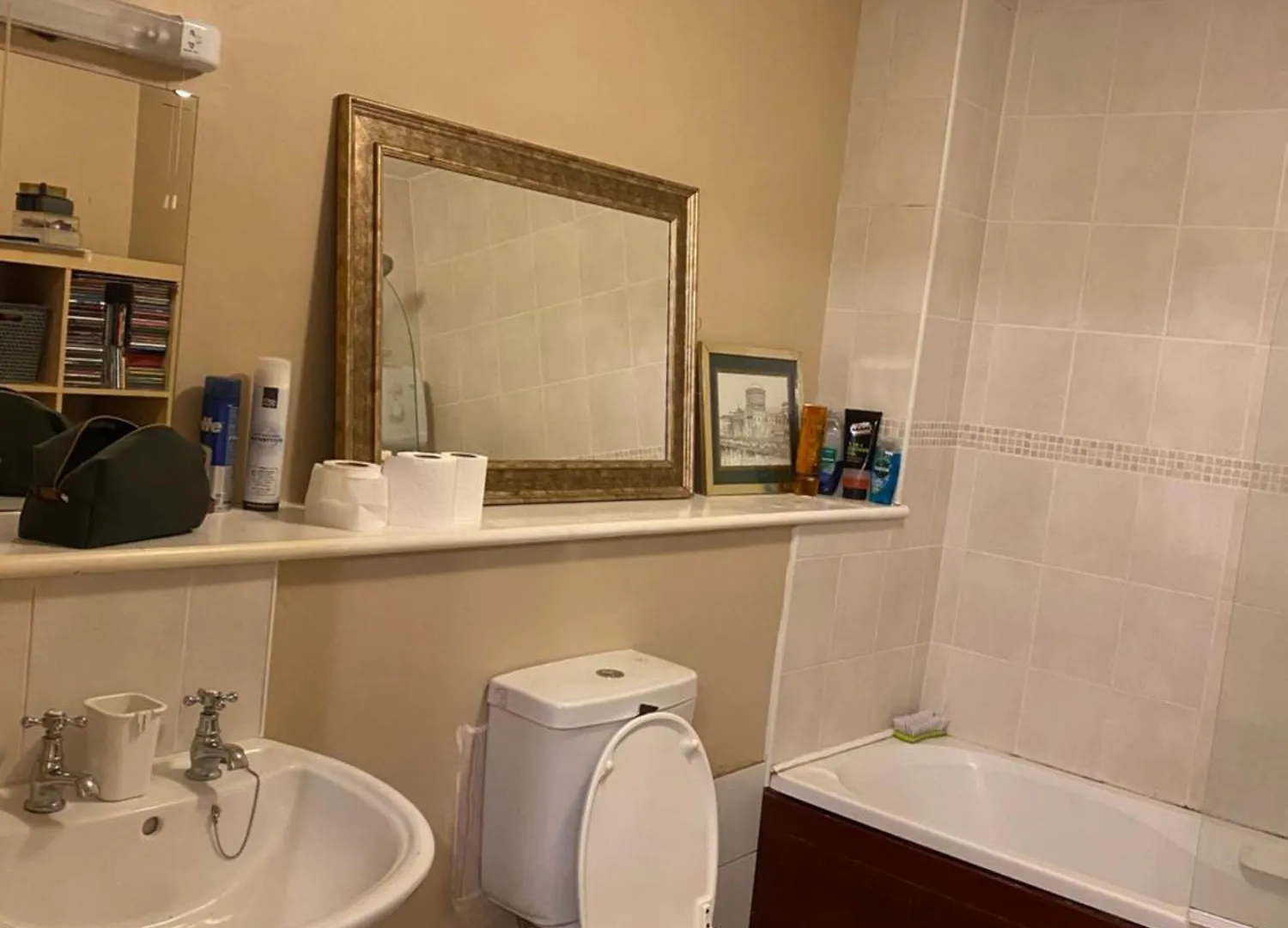 홈스테이 Comfy Apartment Near Dublin Airport With Free Parking